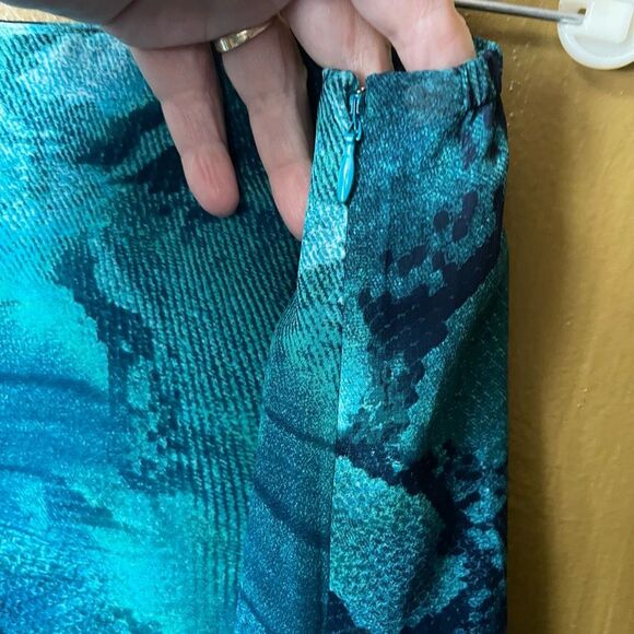 Chico’s size L ocean colors pattern A line skirt. - Picture 4 of 7